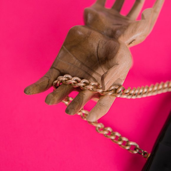 Mini 1950’s Patent Leather Handbag w/ Gold Chain - Picture 4 of 11